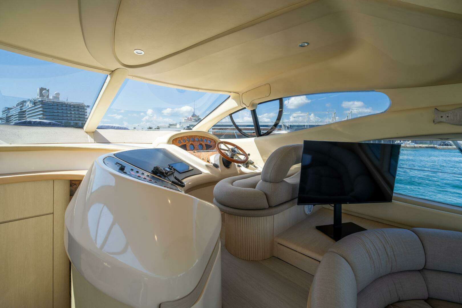 2001 Azimut 46 - Image 45