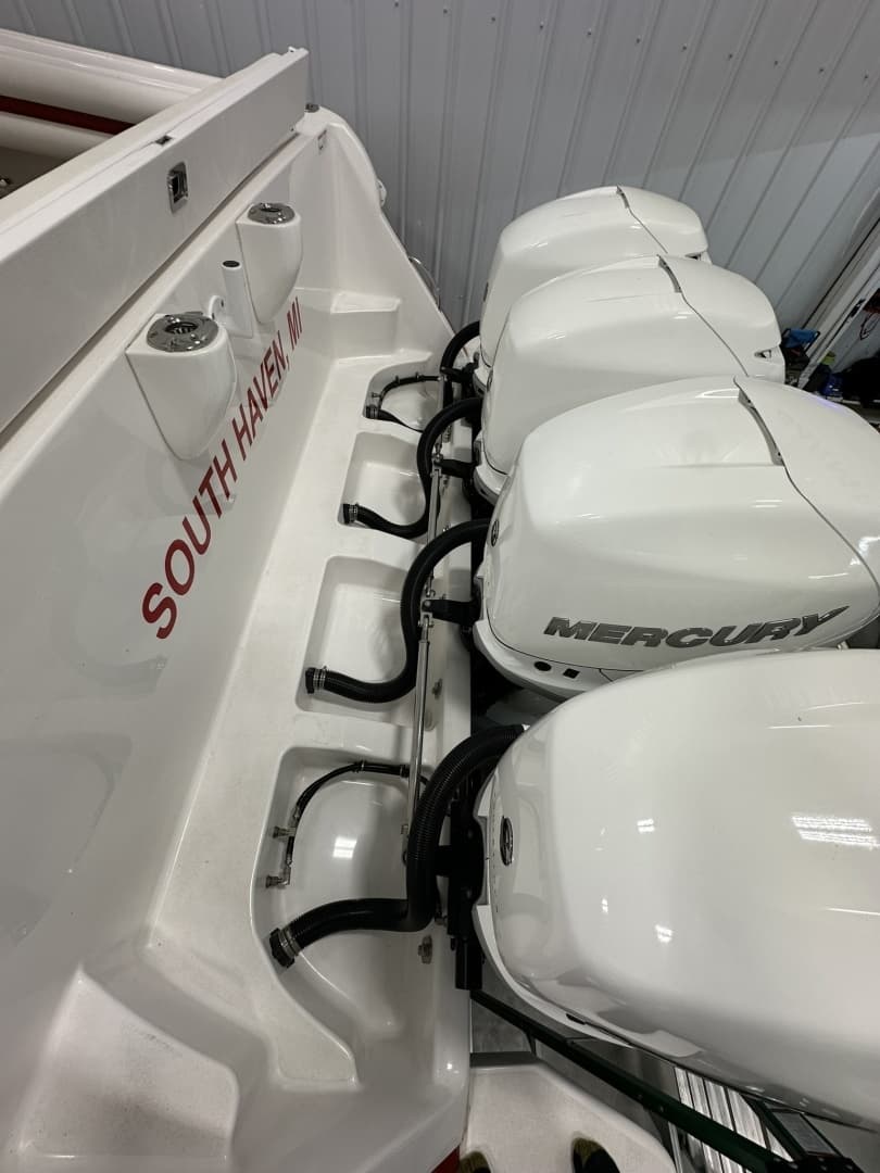 2020 Intrepid 475 Sport Yacht - Image 38