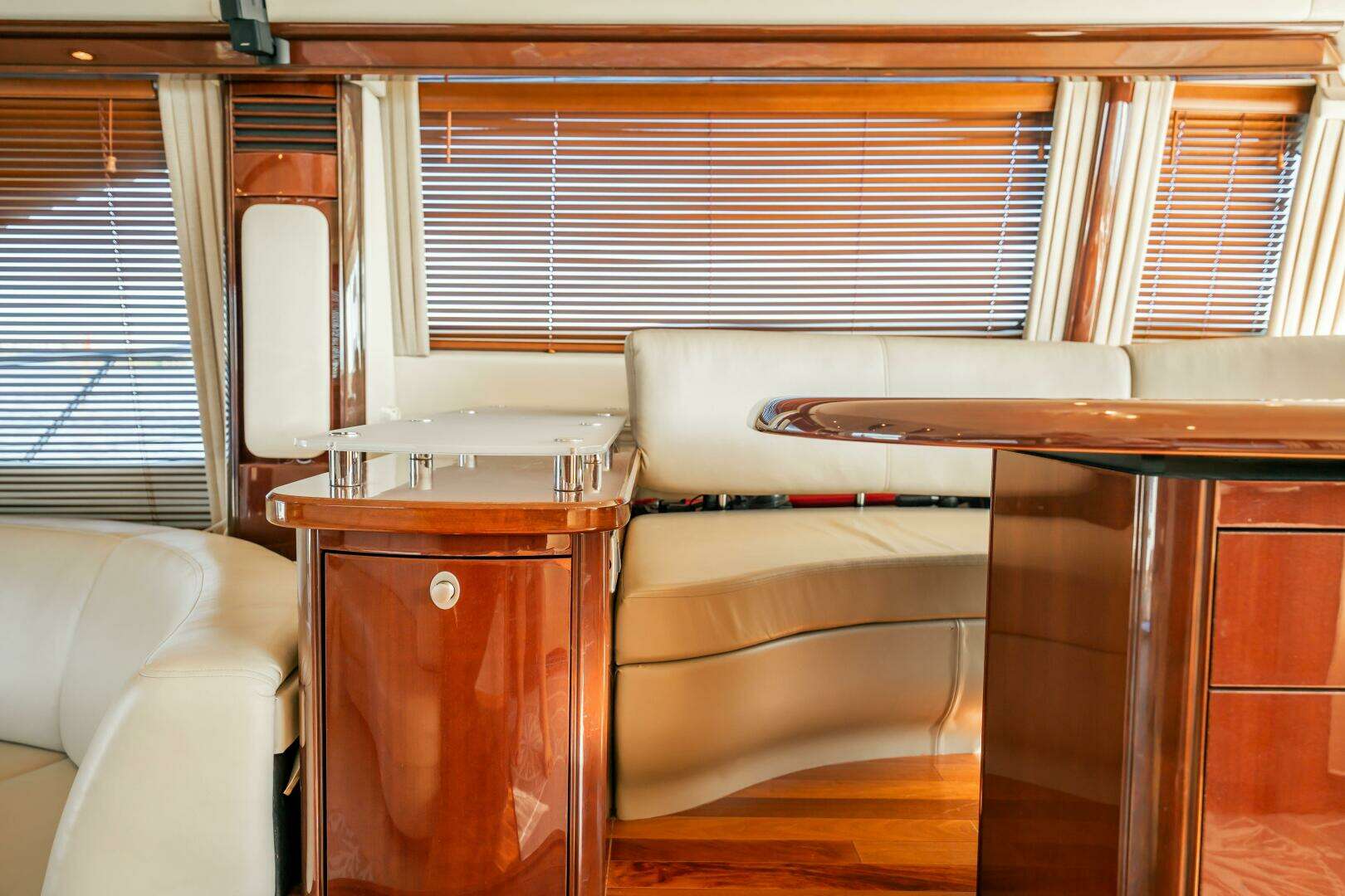2007 Sea Ray 580 Sedan Bridge - Image 25