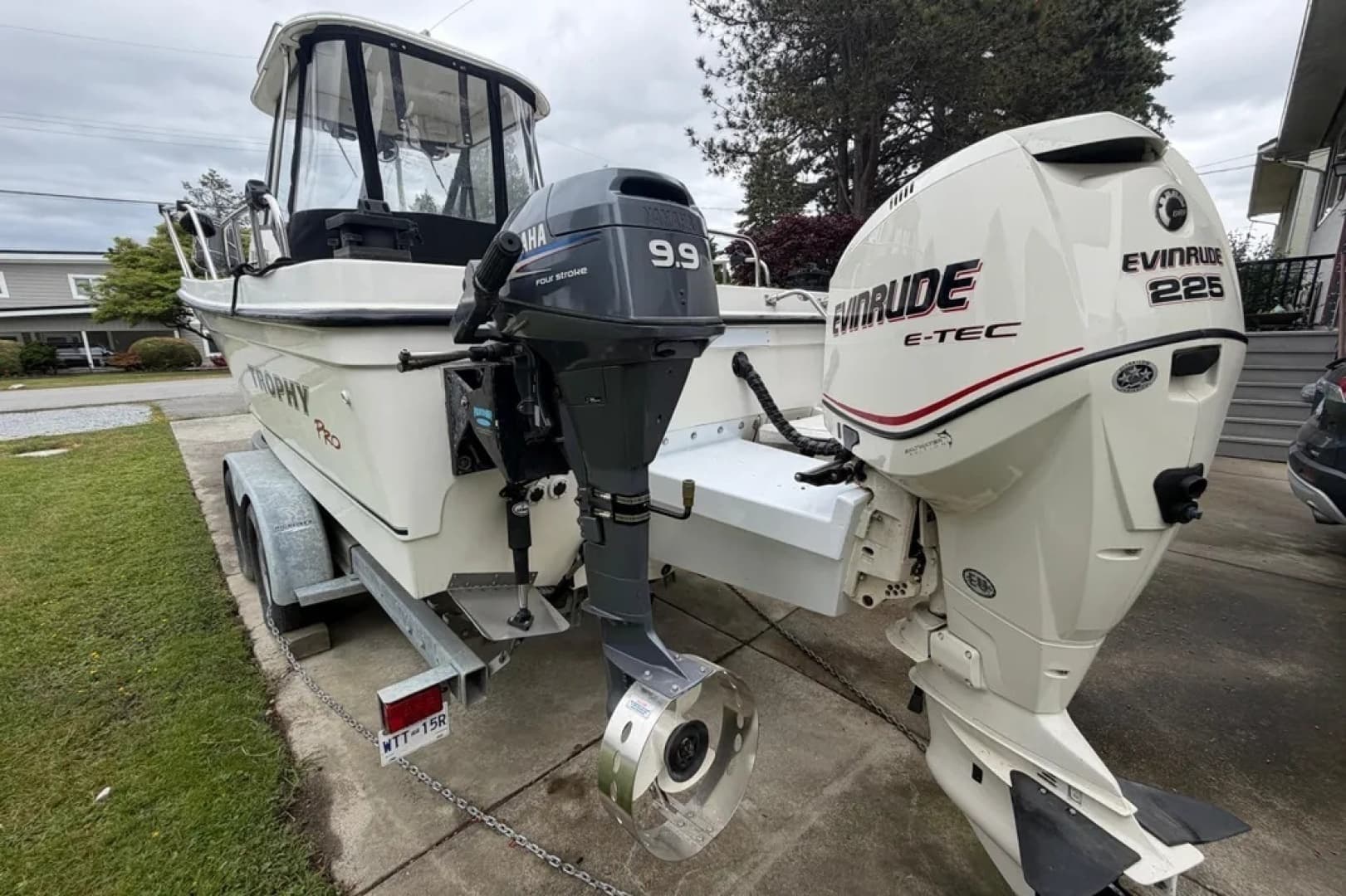 2005 Bayliner Trophy 2052 Walkaround - Image 7