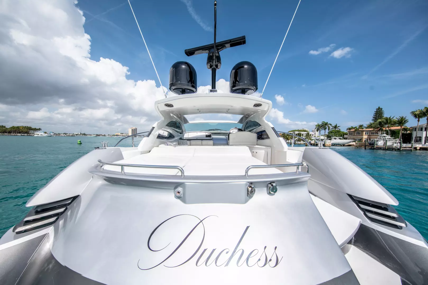 2004 Pershing Express - Image 12