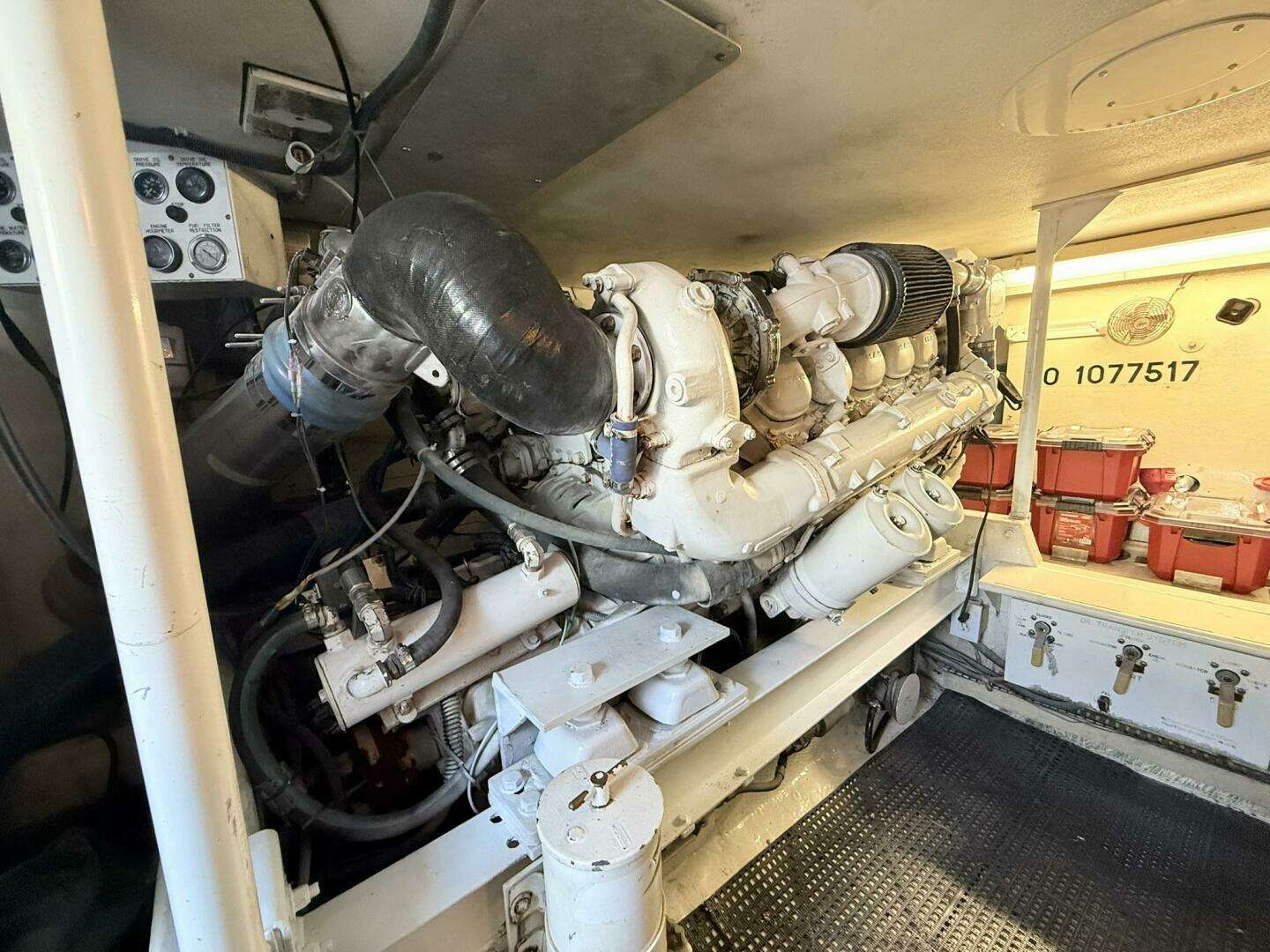 1992 Viking 50 Convertible - Image 33
