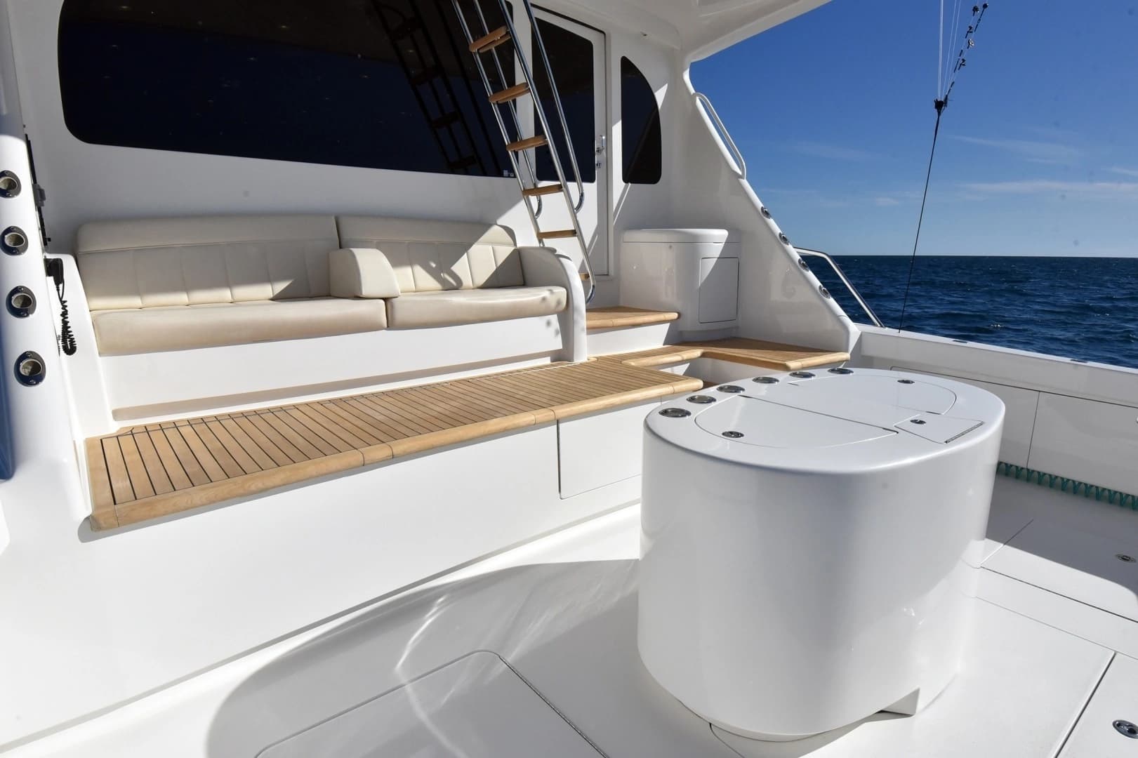 2019 Viking 80 Skybridge - Image 93