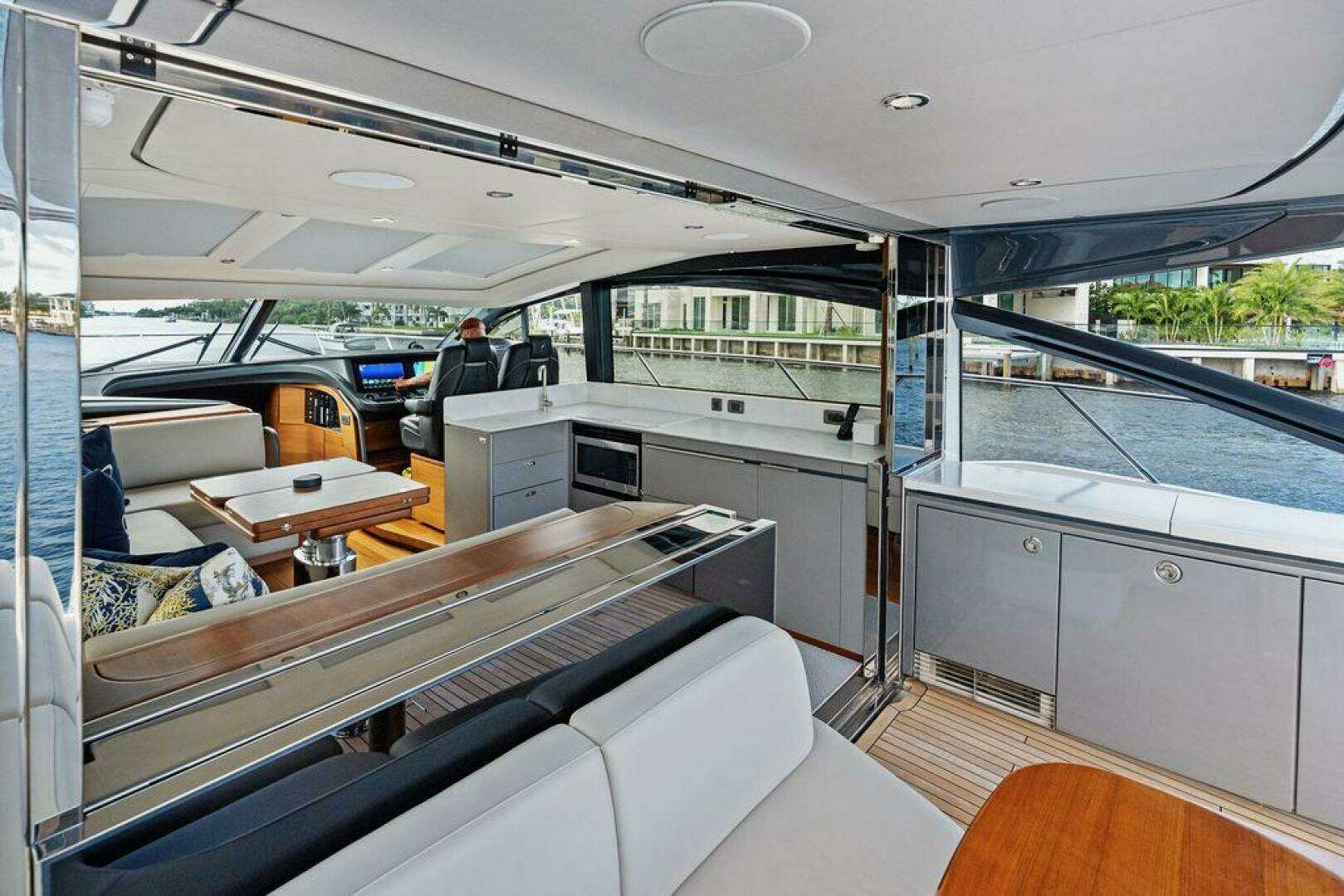 2021 Princess V55 - Image 19