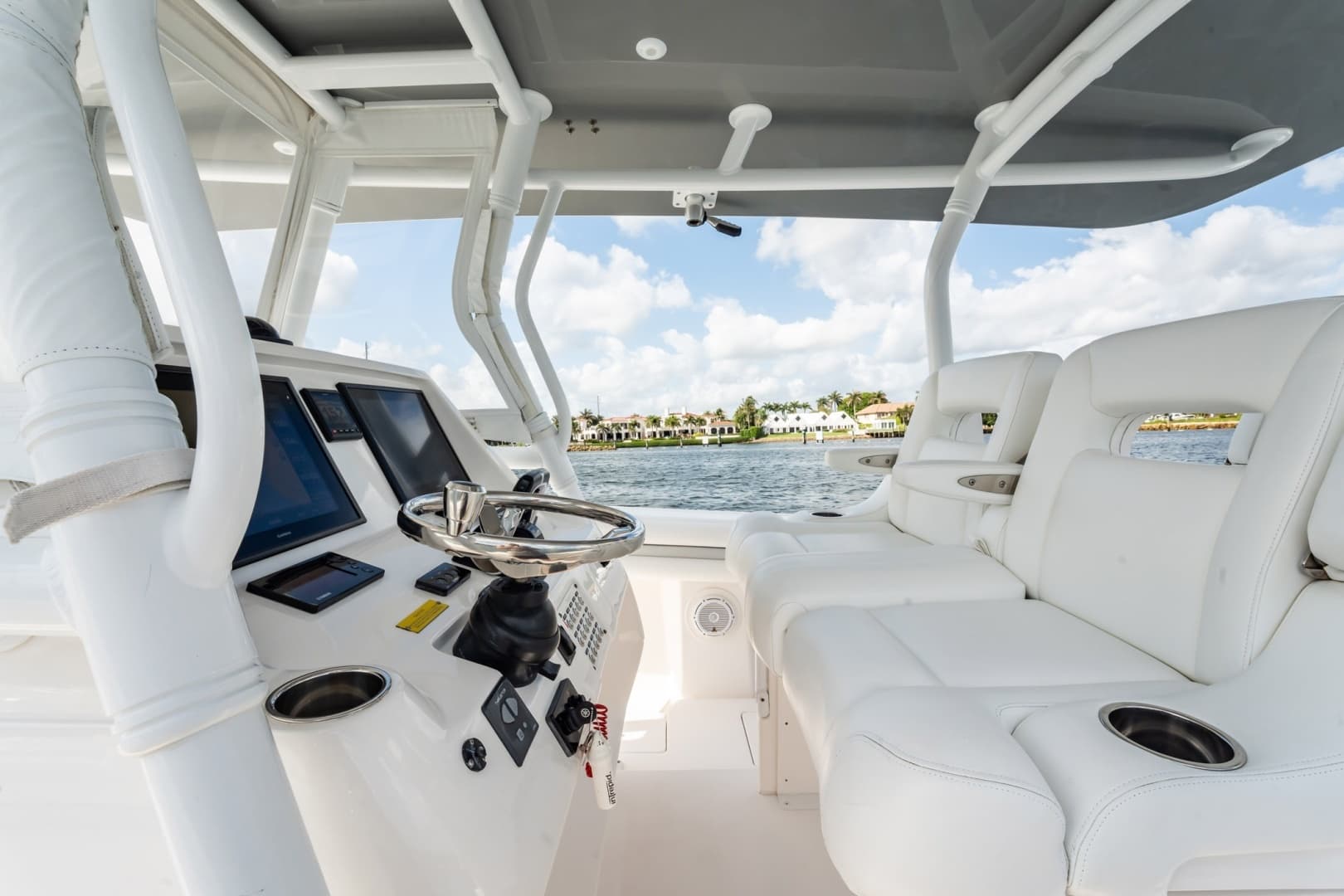 2015 Intrepid 375 CC - Image 19