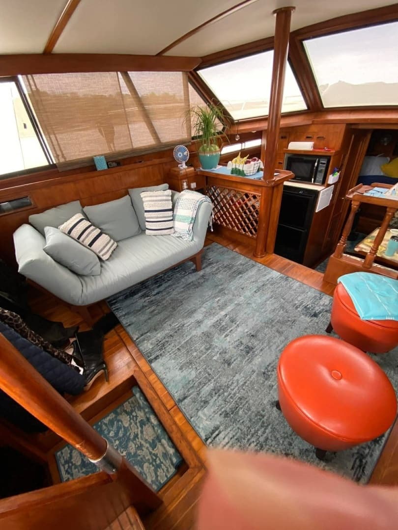 1988 President 35 Double Cabin - Image 2