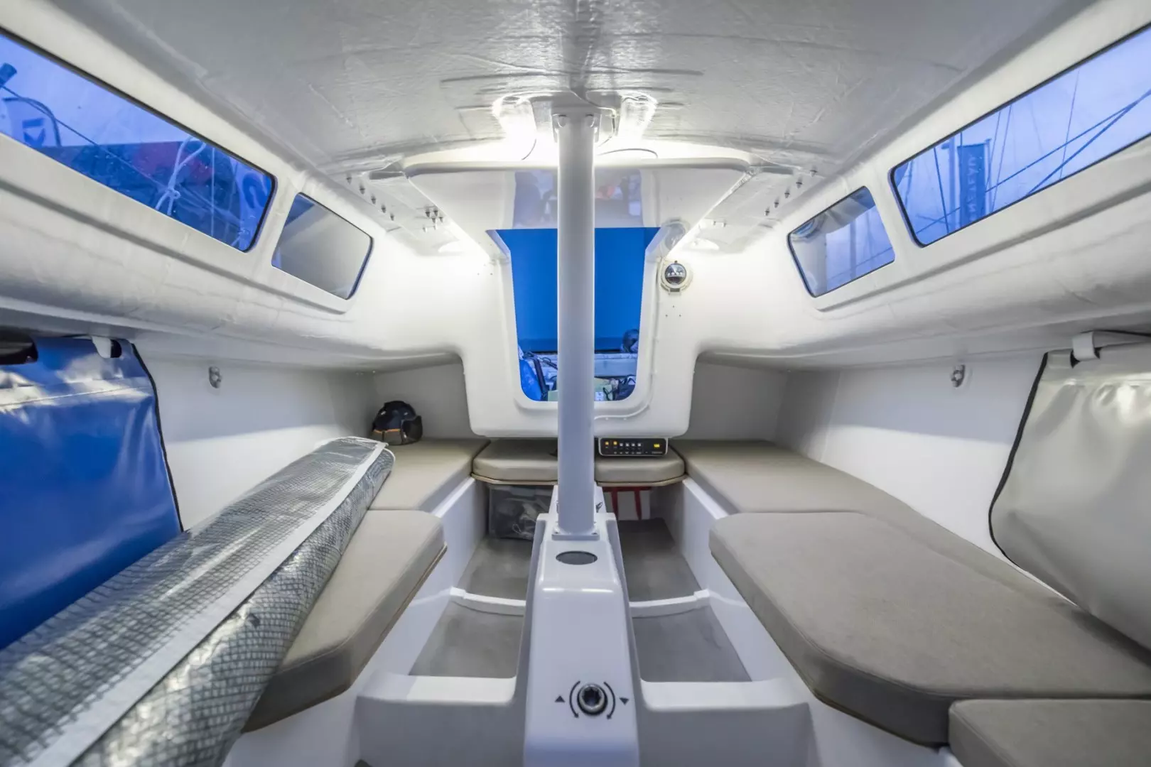 2026 Beneteau First 24 SE - Image 9