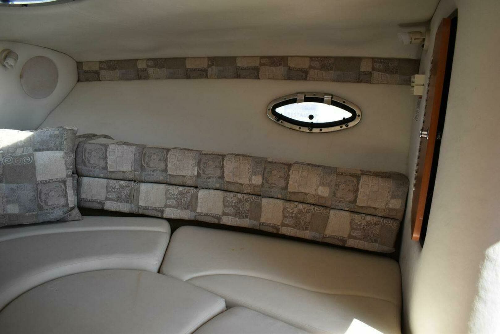 2005 Crownline 275 CCR - Image 33