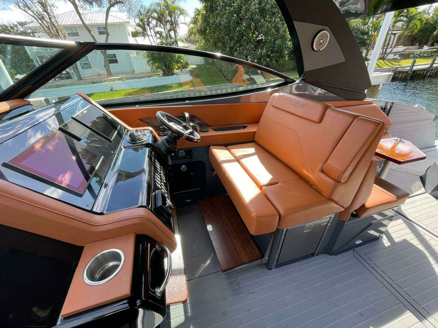 2023 Cruisers Yachts 38 GLS - Image 41