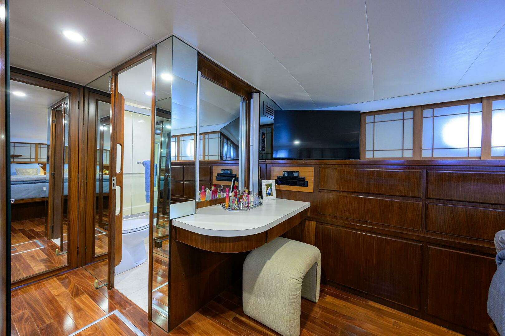 1991 Hatteras 78 Cockpit Motor Yacht - Image 11