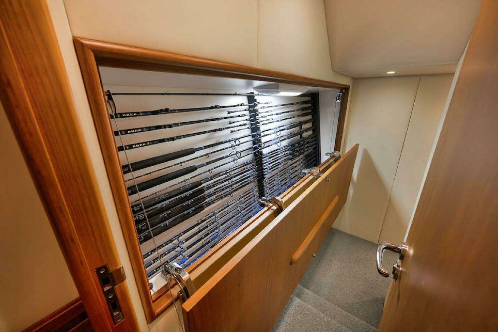 2016 Merritt 86' Enclosed Flybridge - Image 63