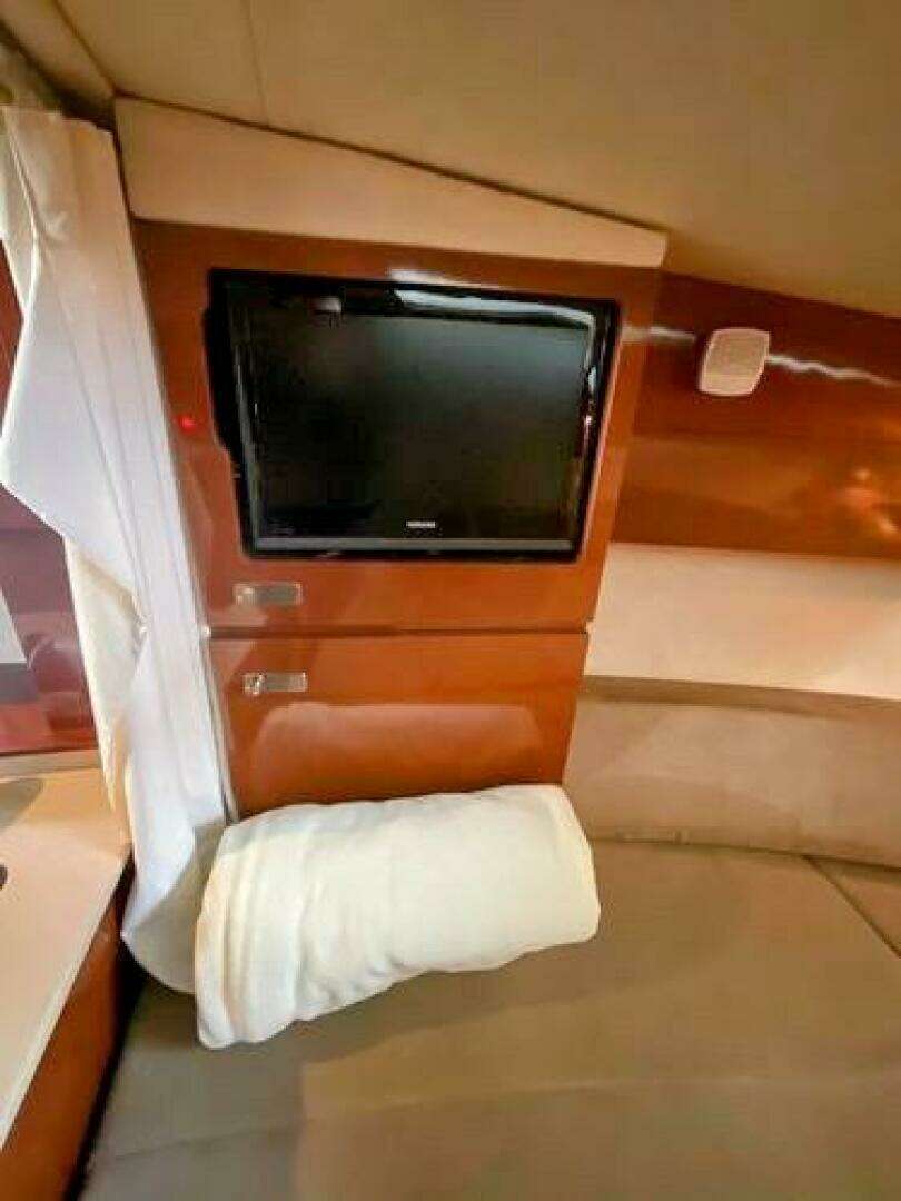 2010 Sea Ray 310 Sundancer - Image 23