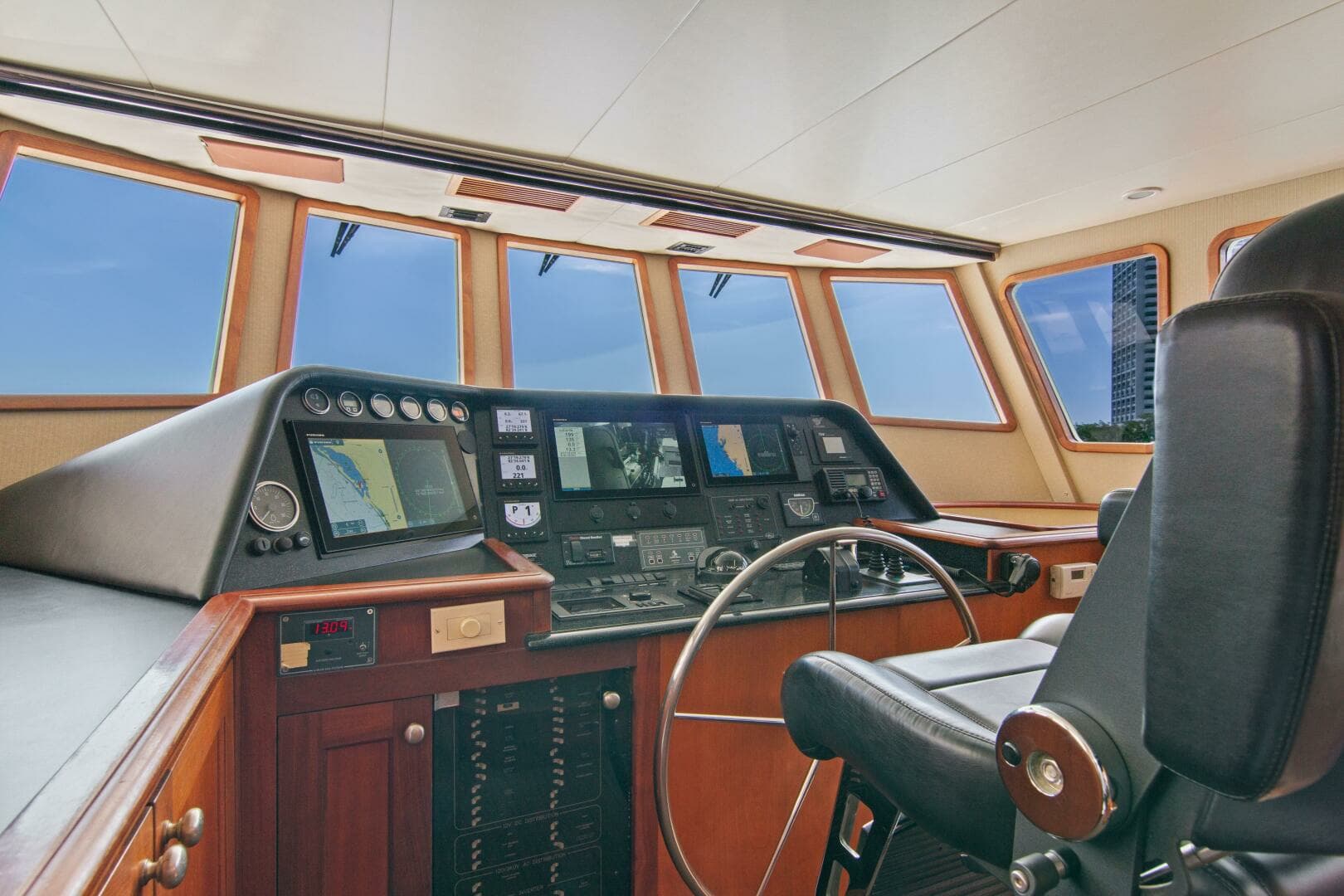 2004 Northern Marine 5700 Expedition - Image 18