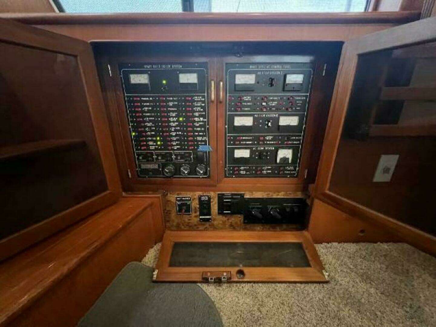 1998 Hyatt 51 Aft Cabin MY - Image 44