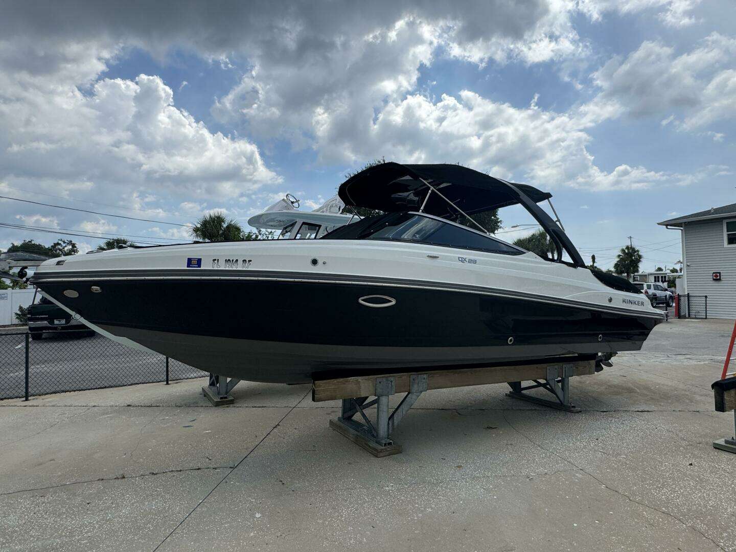 2017 Rinker QX 29 - Image 2
