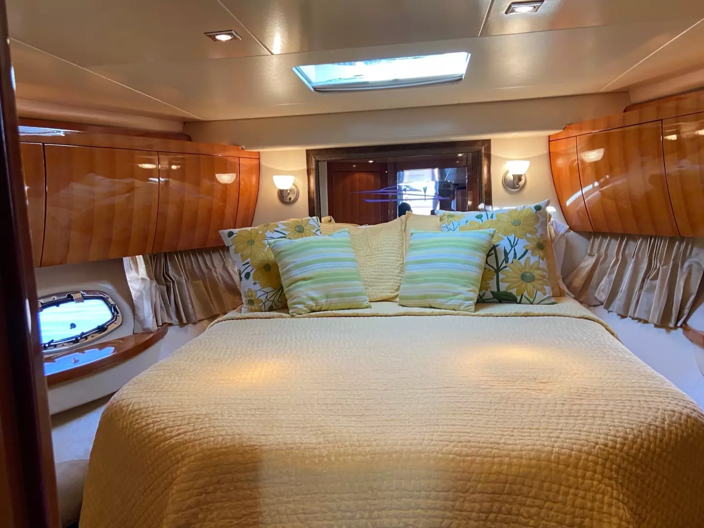 2009 Regal 5260 - Image 31