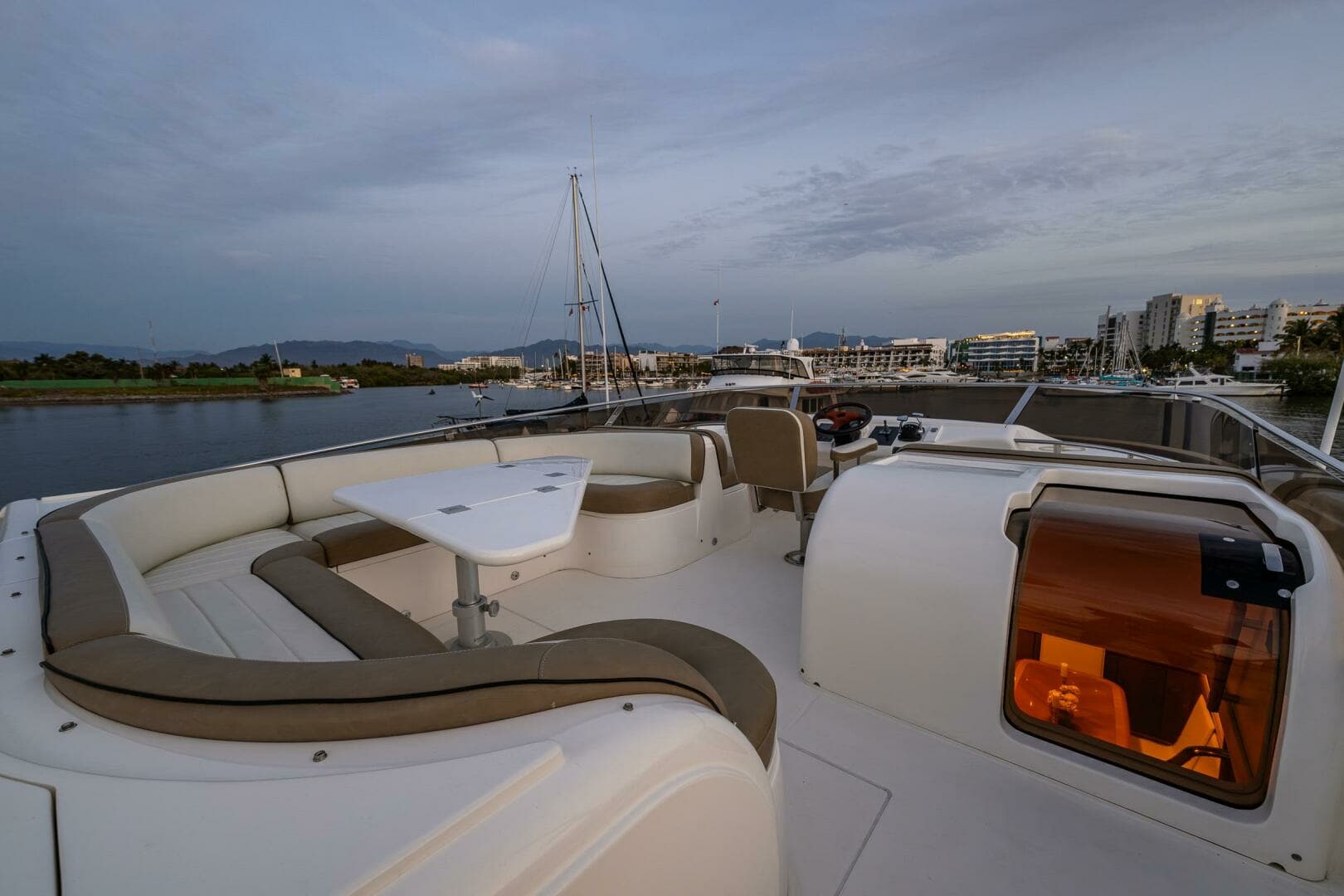 2002 Viking Princess 72 Princess Yacht - Image 19