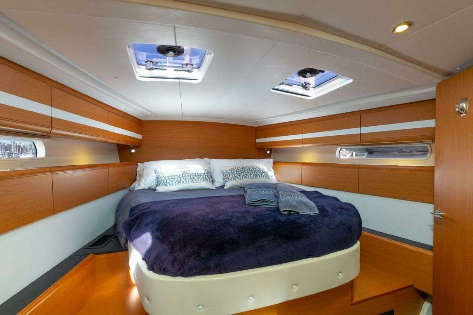 2015 Jeanneau 53DS - Image 40