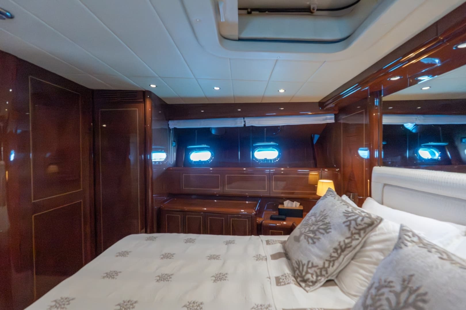 2004 Mangusta 72 - Image 29