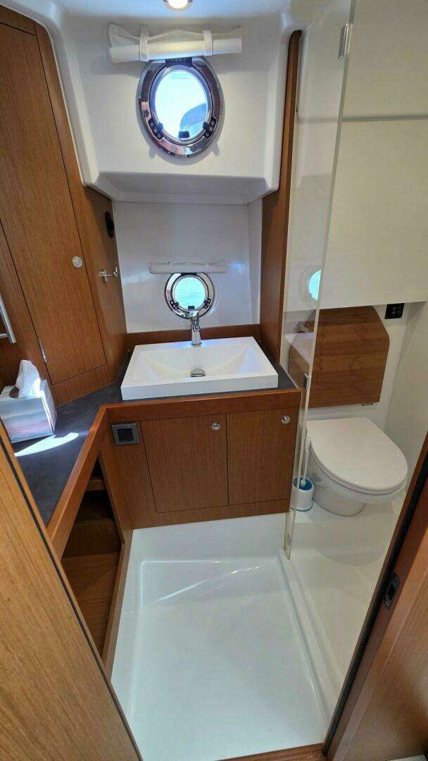 2019 Beneteau Swift Trawler 35 - Image 54