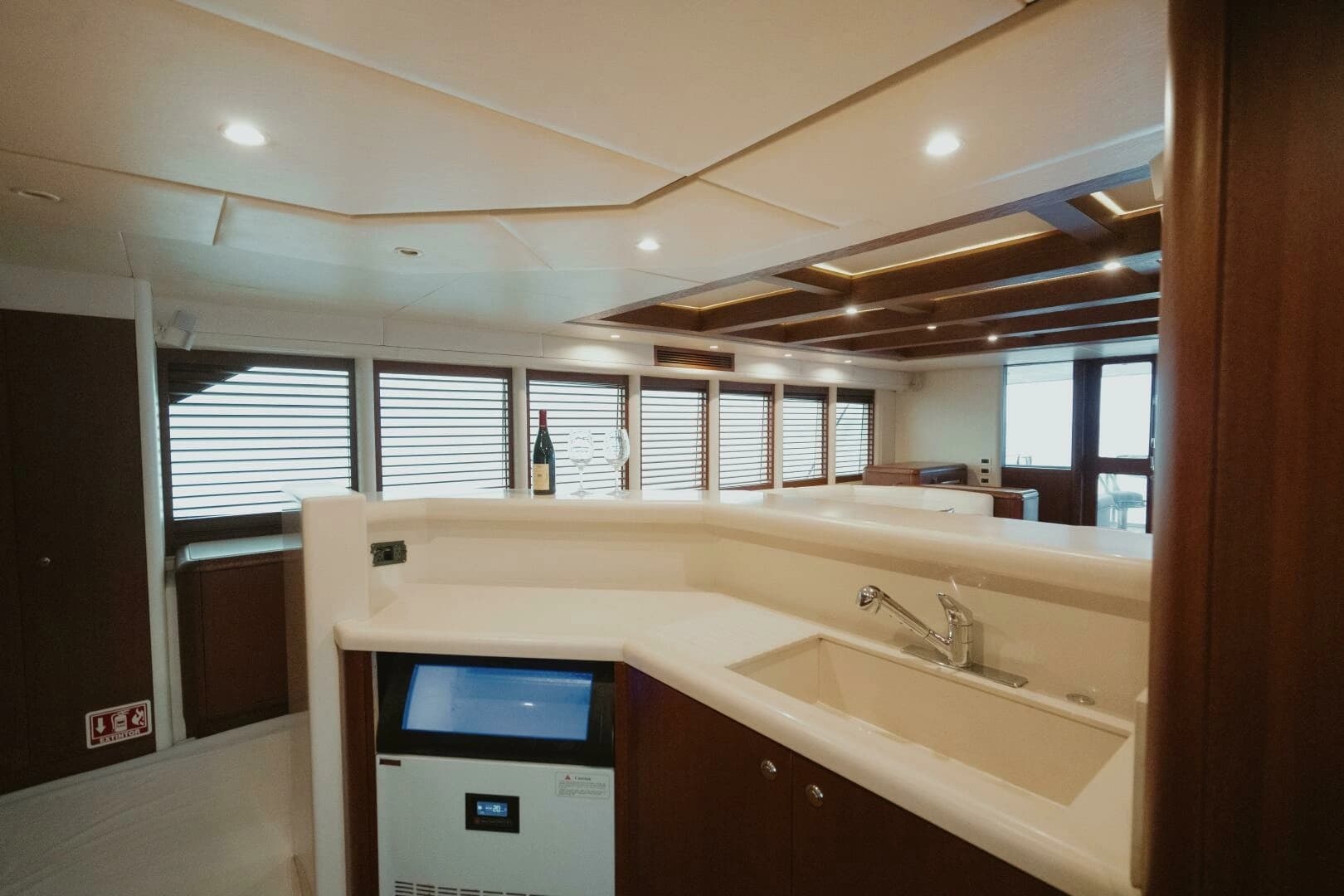 1996 Oceanfast 87 Enclosed Bridge Sportfish - Image 9