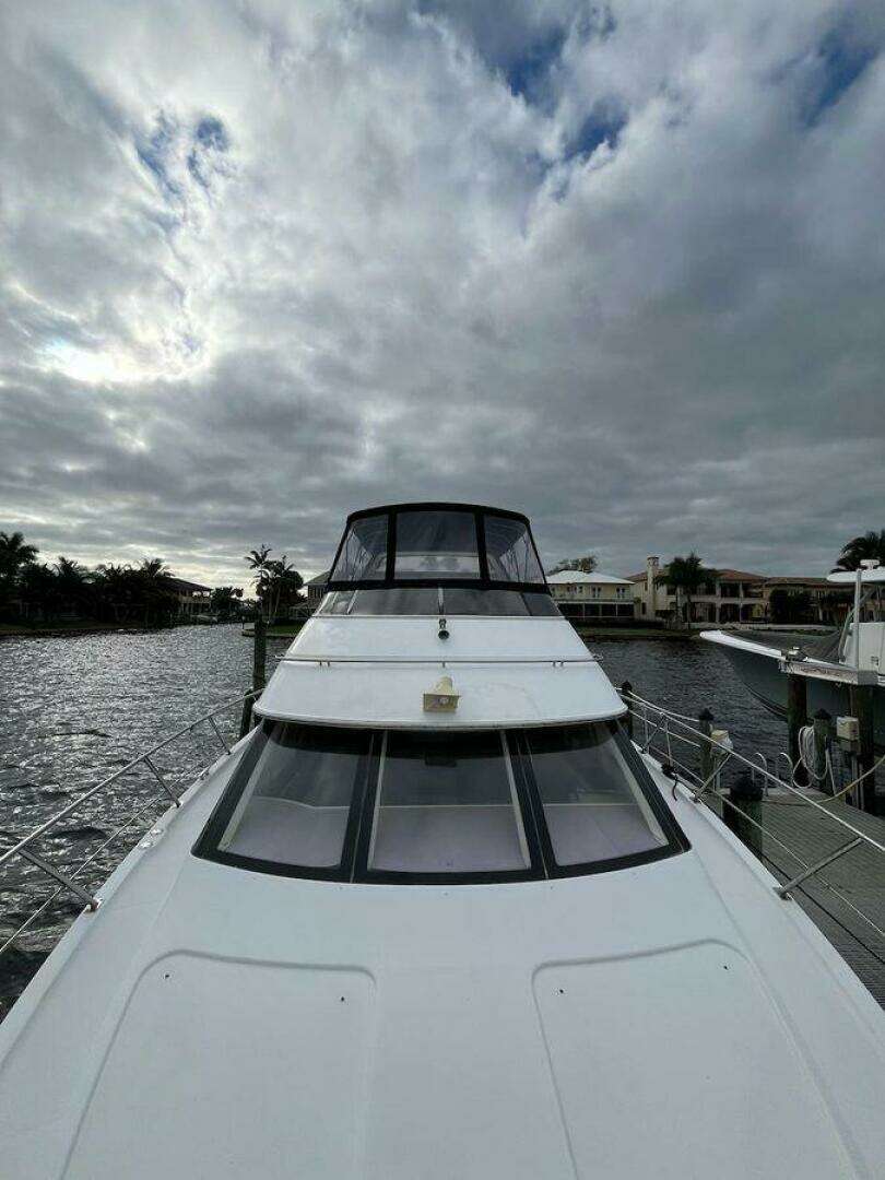 2000 Carver 396 Motor Yacht - Image 16
