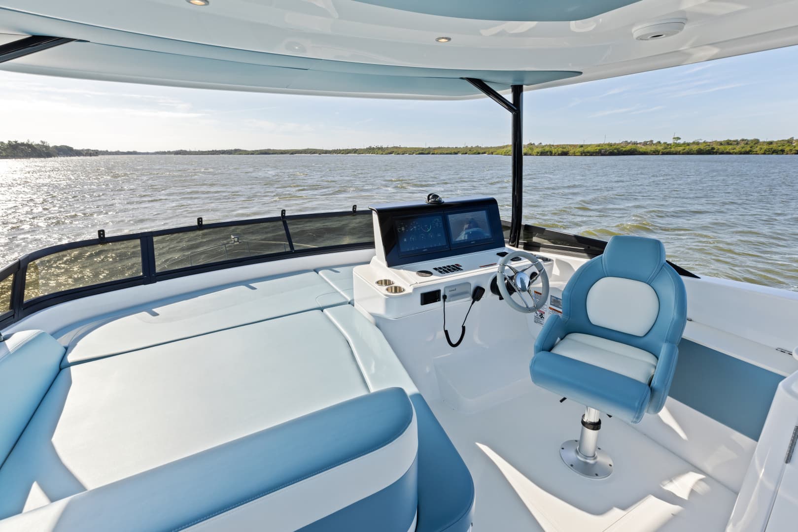 2026 Cruisers Yachts 50 FLY - Image 43