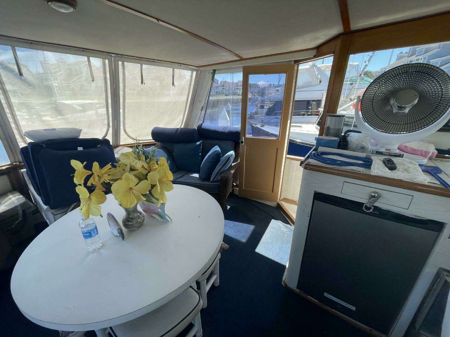1969 Chris-Craft 47 Commander - Image 37