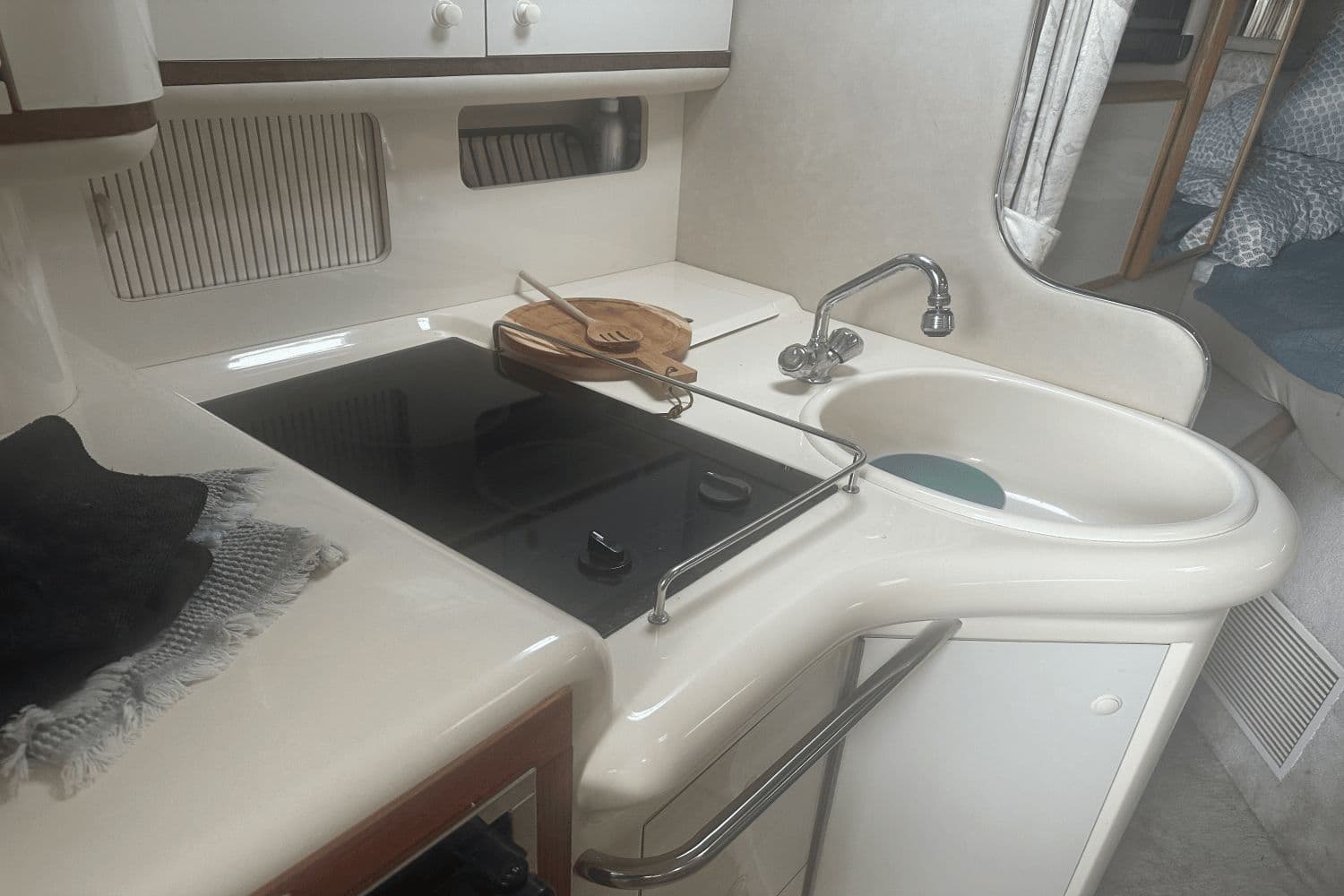 1996 Sea Ray Sundancer 330 - 23