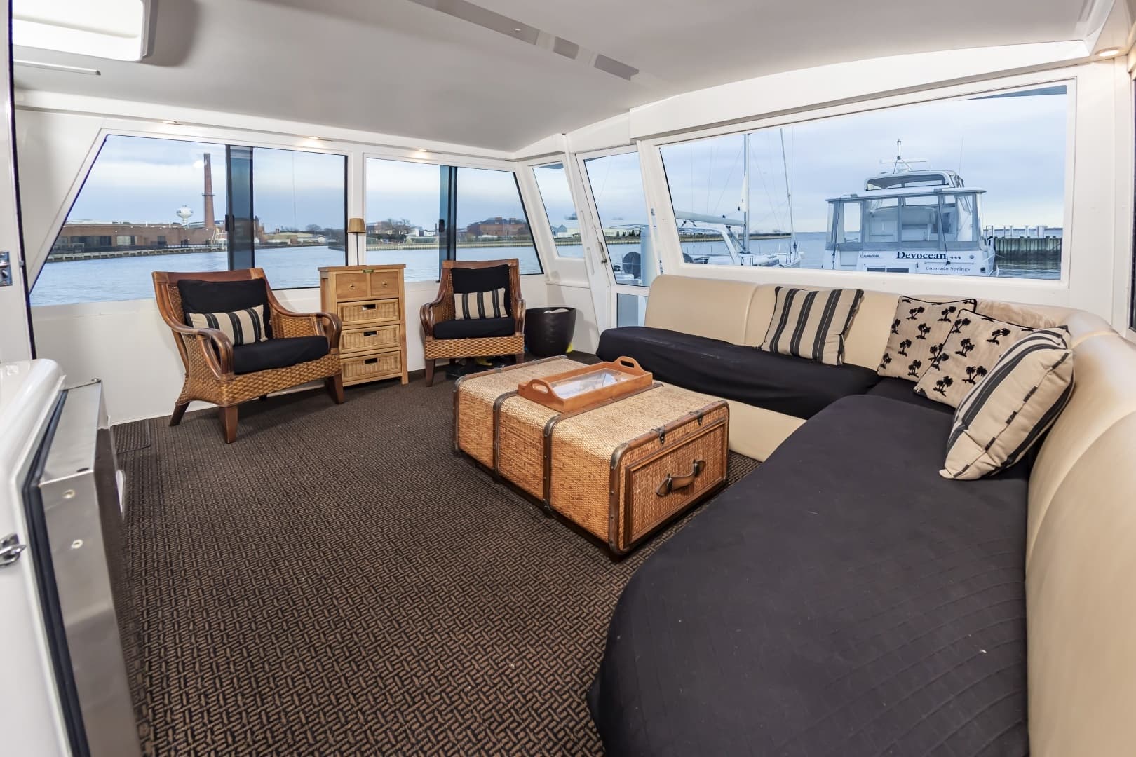 2000 Viking Cockpit Sport Yacht - Image 17