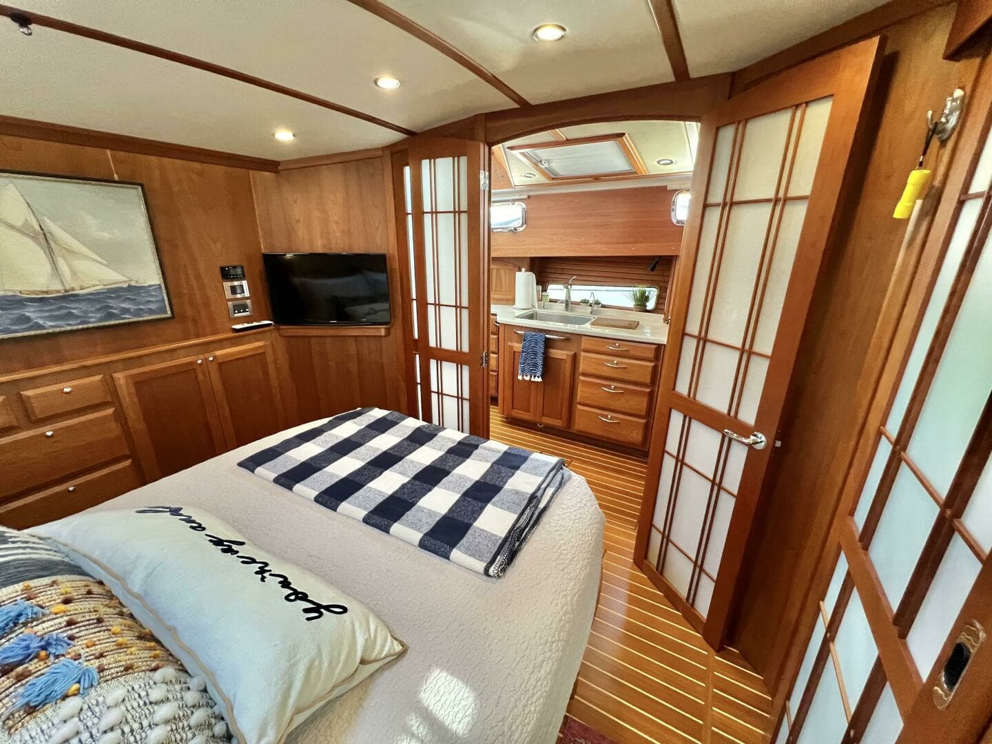 2017 Sabre 48 Salon Express - Image 38
