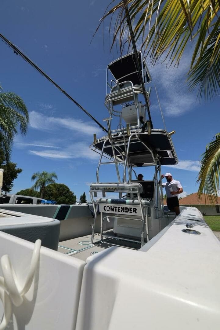 2001 Contender 27 Open - Image 11