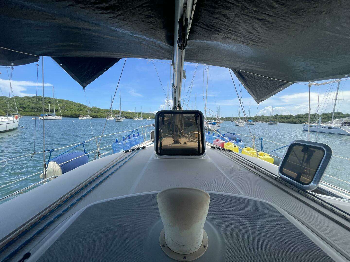 2004 Hunter 44 Aft Cockpit - Image 10