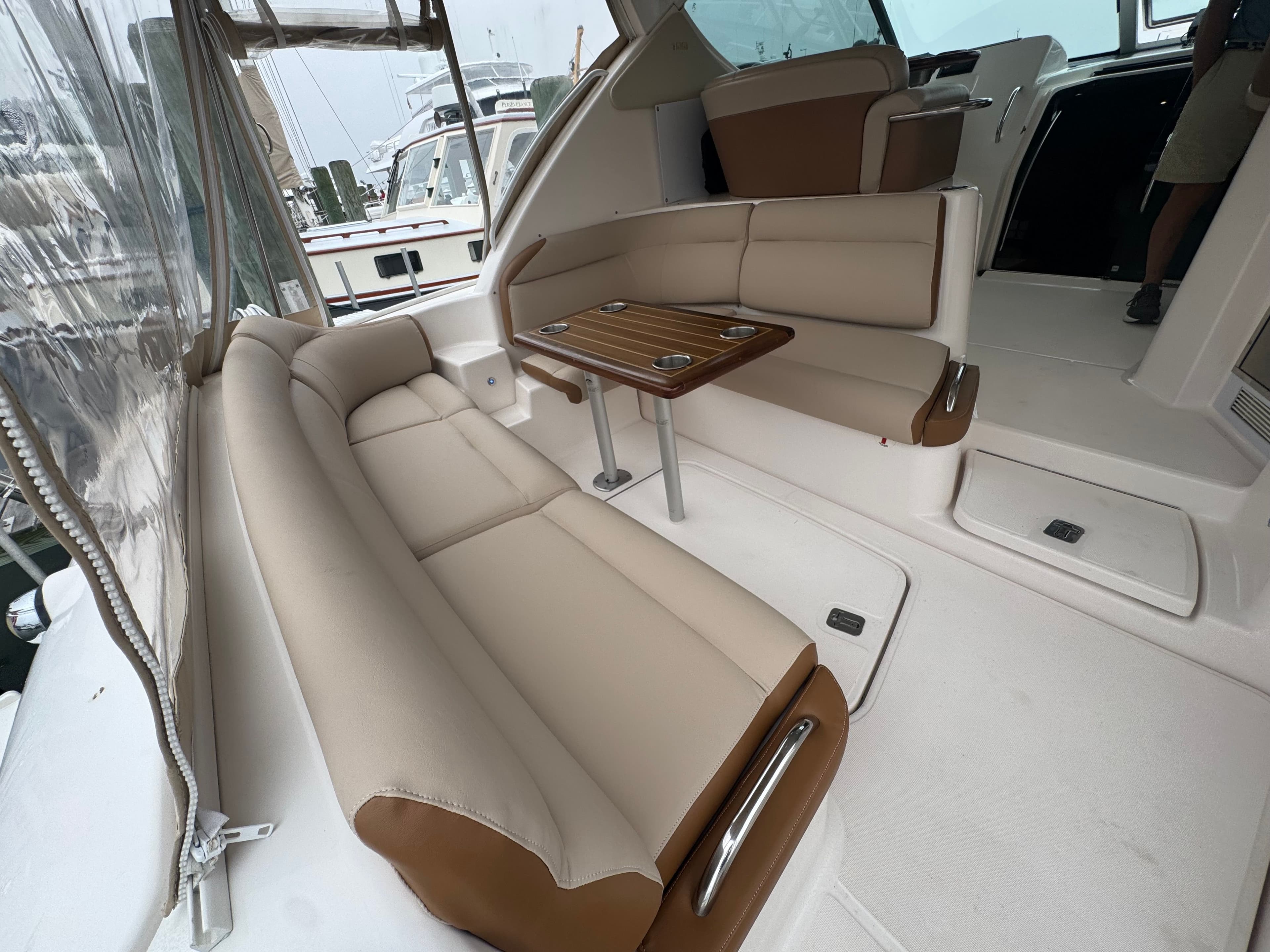 2008 Tiara Yachts 3900 Sovran - 15