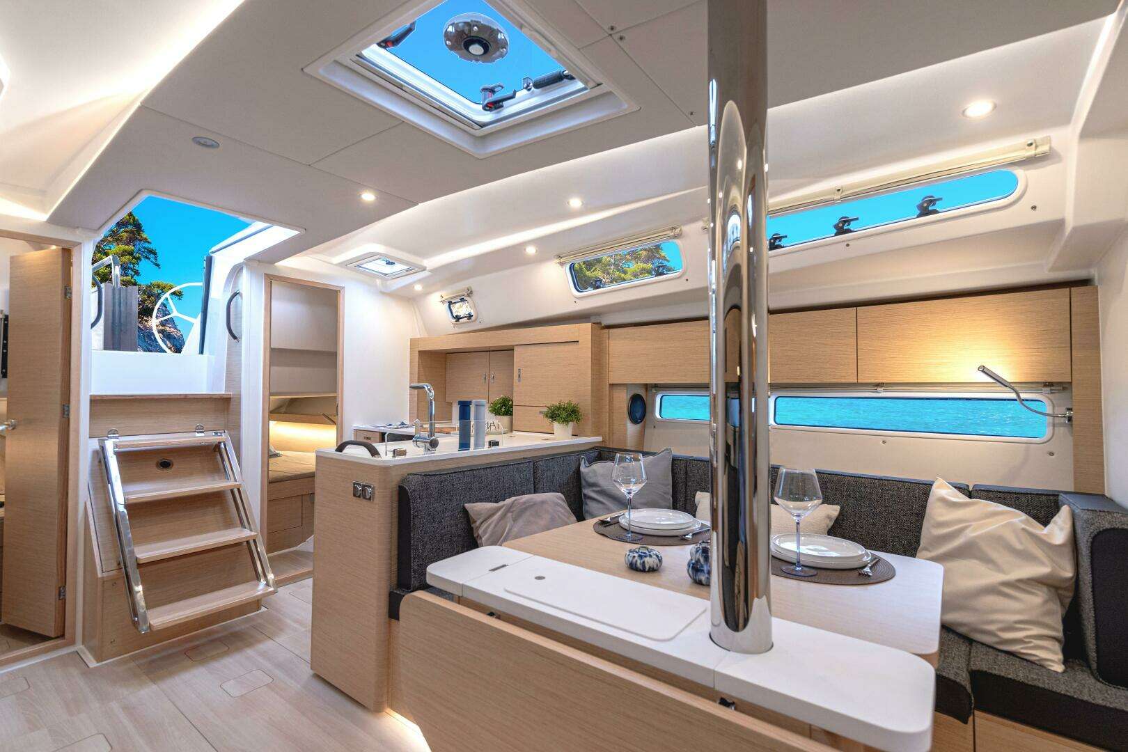 2025 Hanse 360 - Image 16