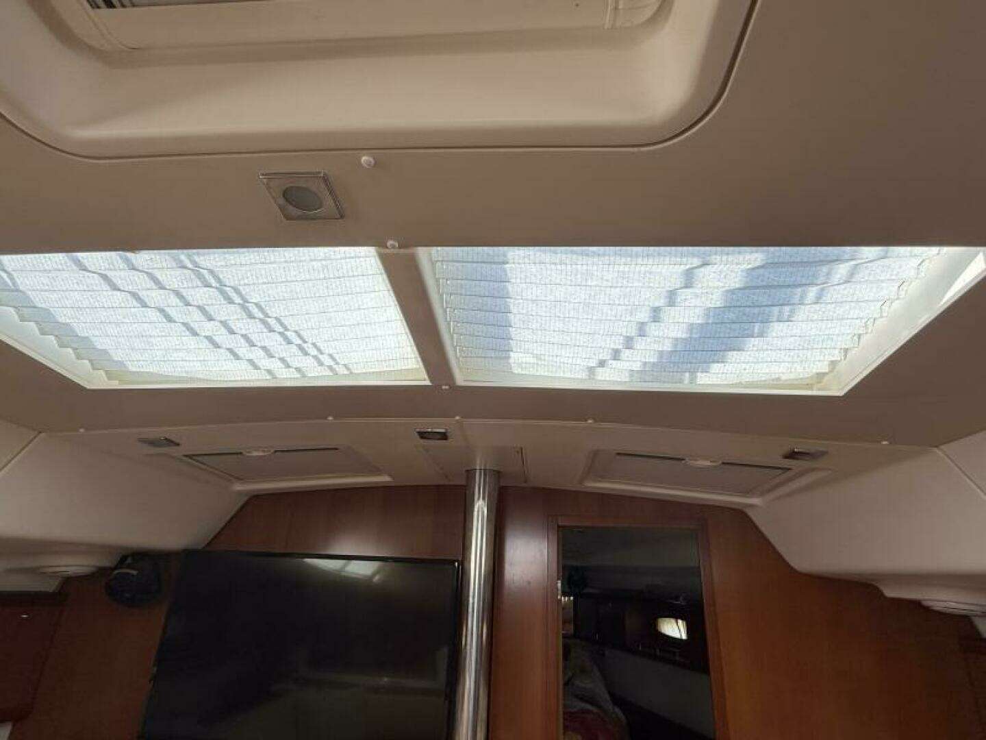 2007 Beneteau 49 - Image 12