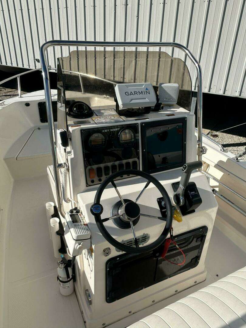 2001 Key West 1900 Sportsman - Image 17