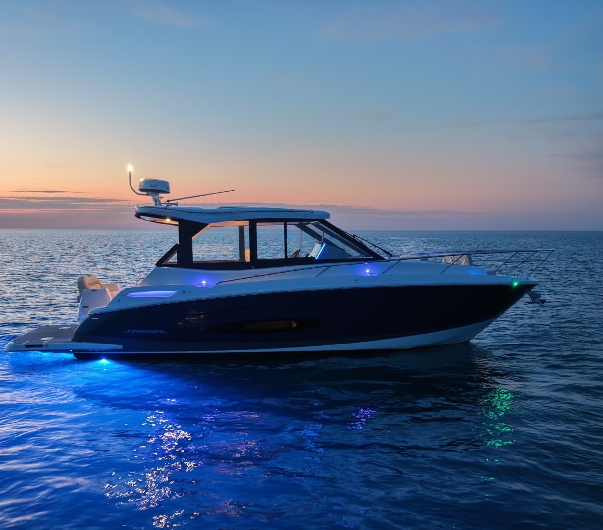 2022 Regal 36 Grand Coupe - Image 14