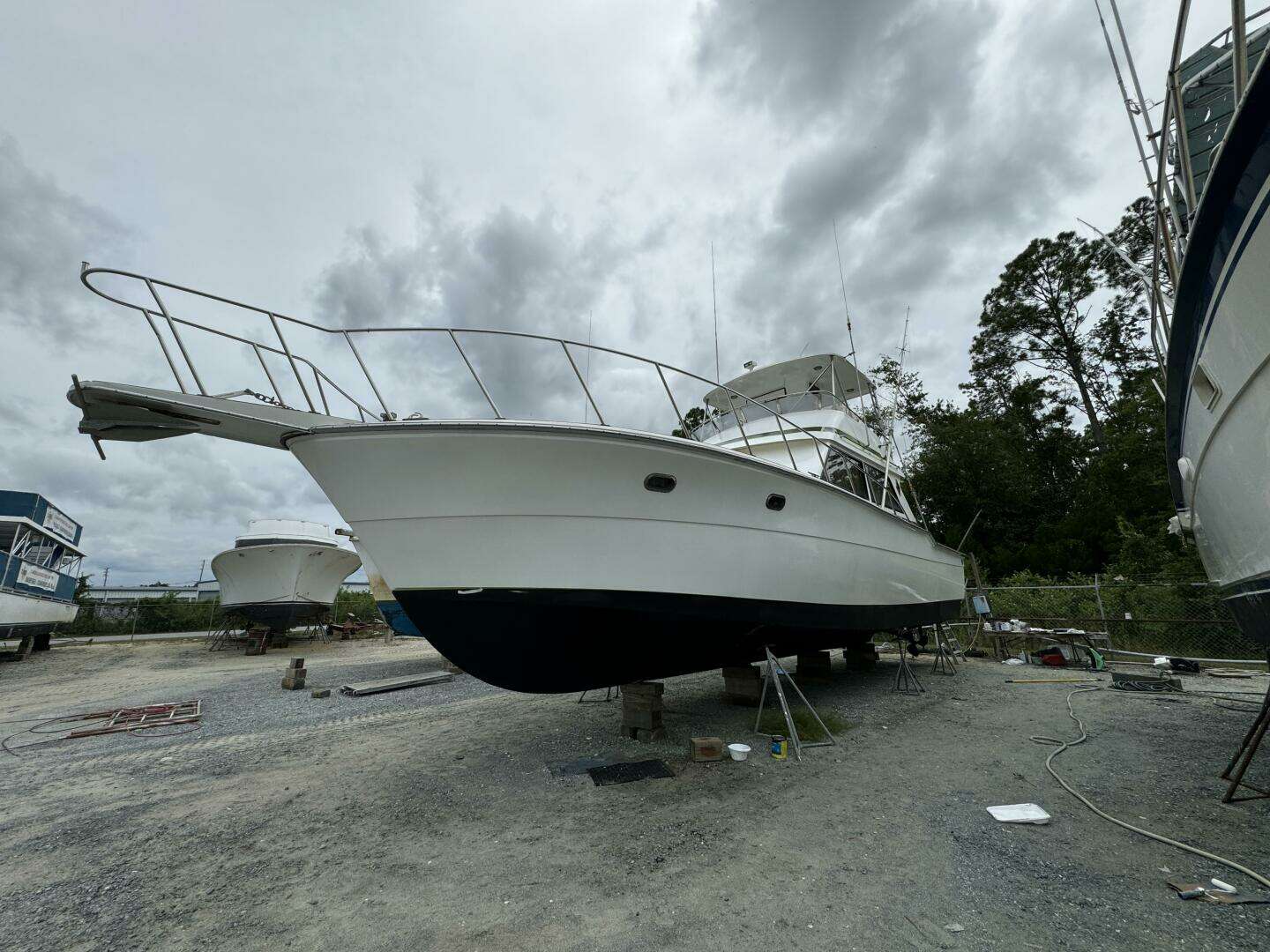 1989 Ricker 48 Convertible - Image 8