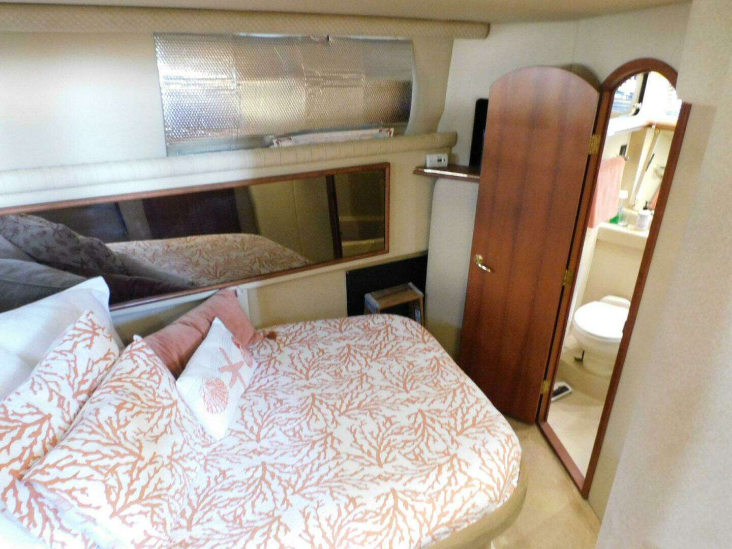 2003 Cruisers Yachts 3750 Motoryacht - Image 15