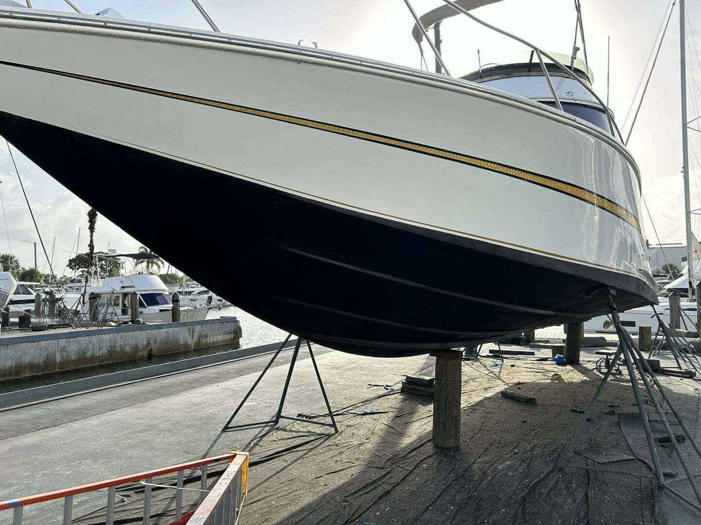 1984 Custom 38 Custom - Image 25
