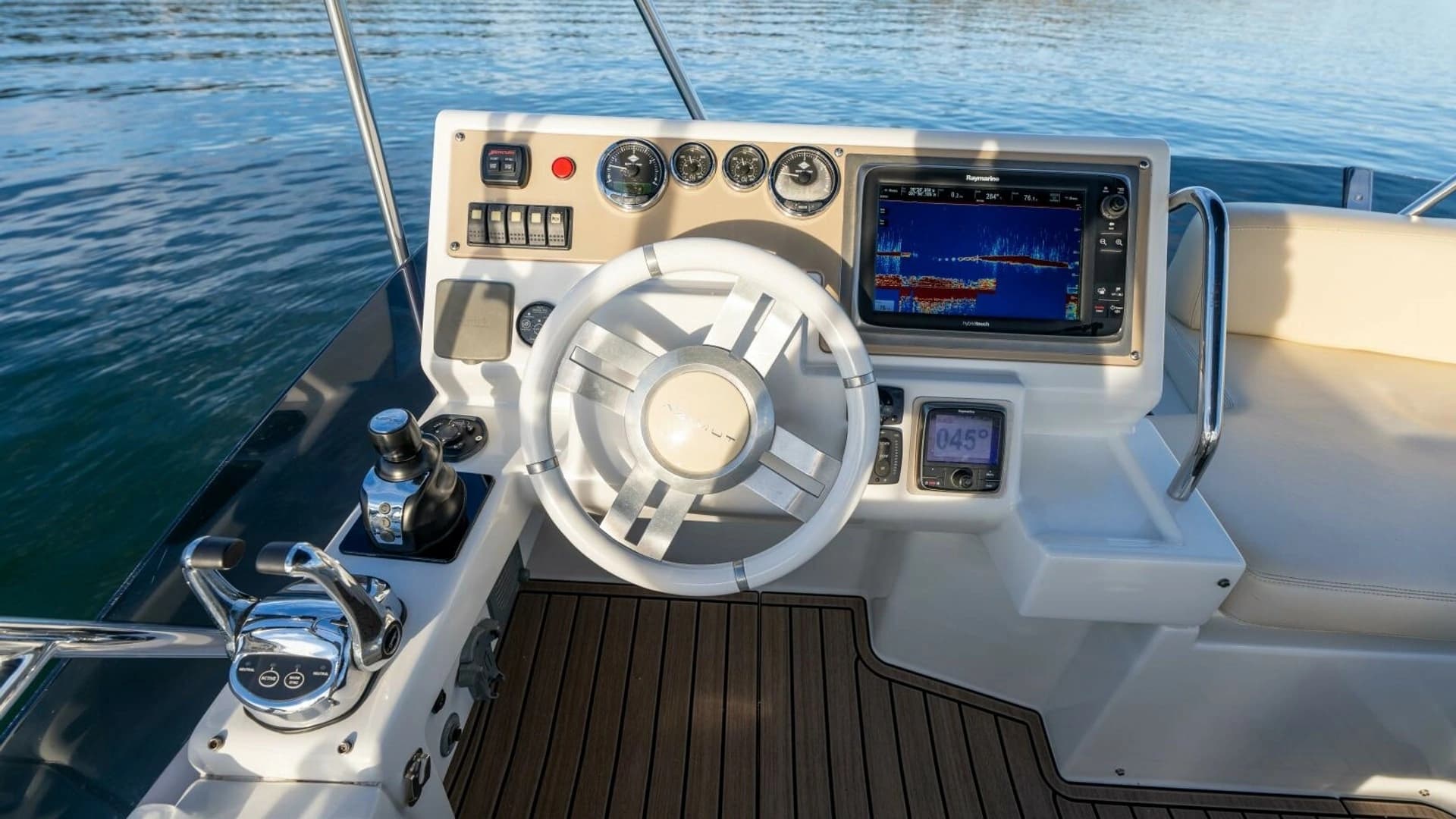 2013 Azimut 40 Flybridge - Image 53