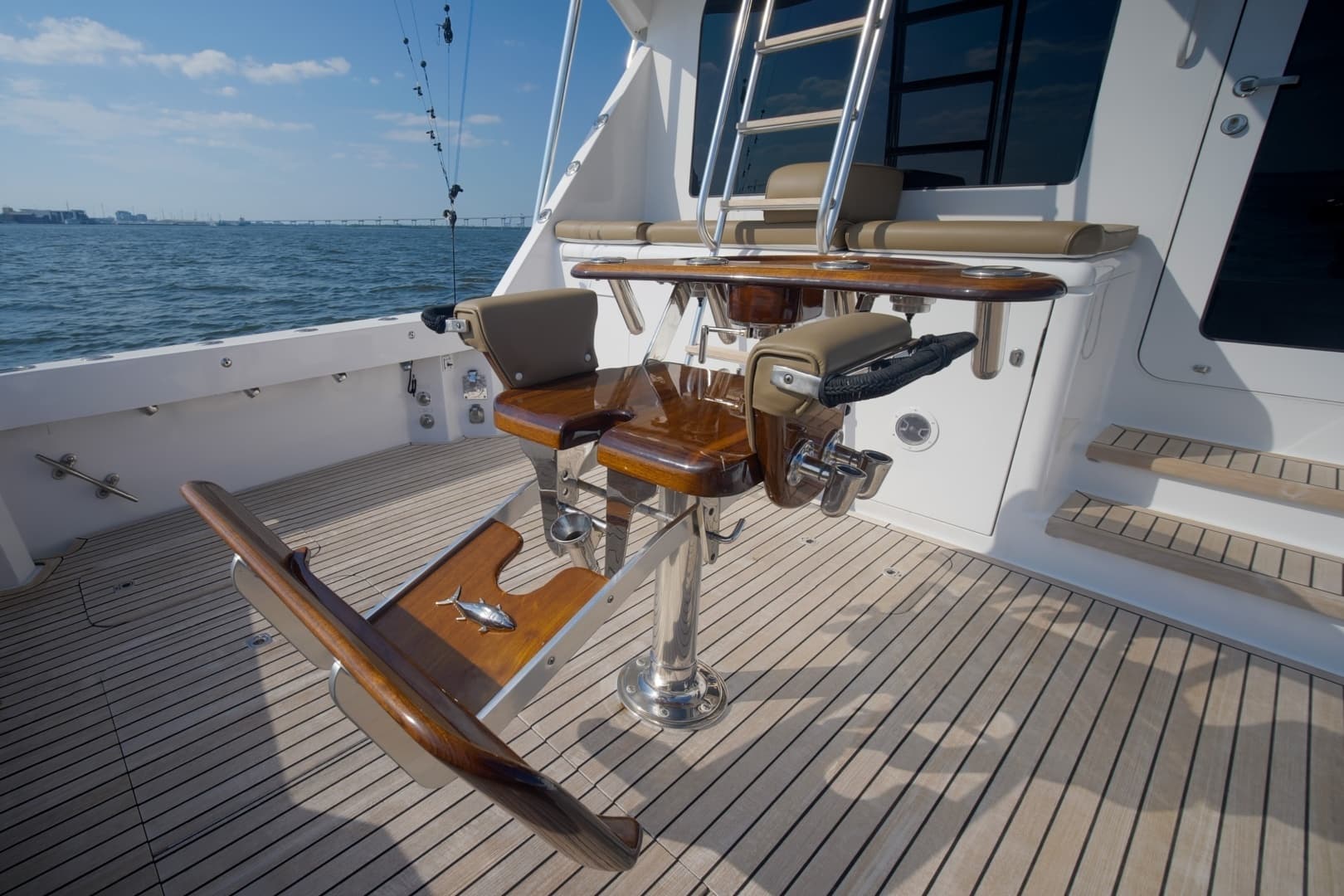 2002 Hatteras 60 Convertible - Image 19