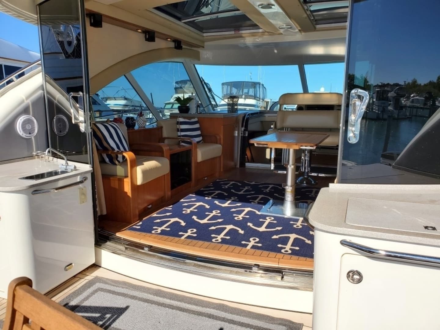 2006 Sea Ray 60 Sundancer - Image 25