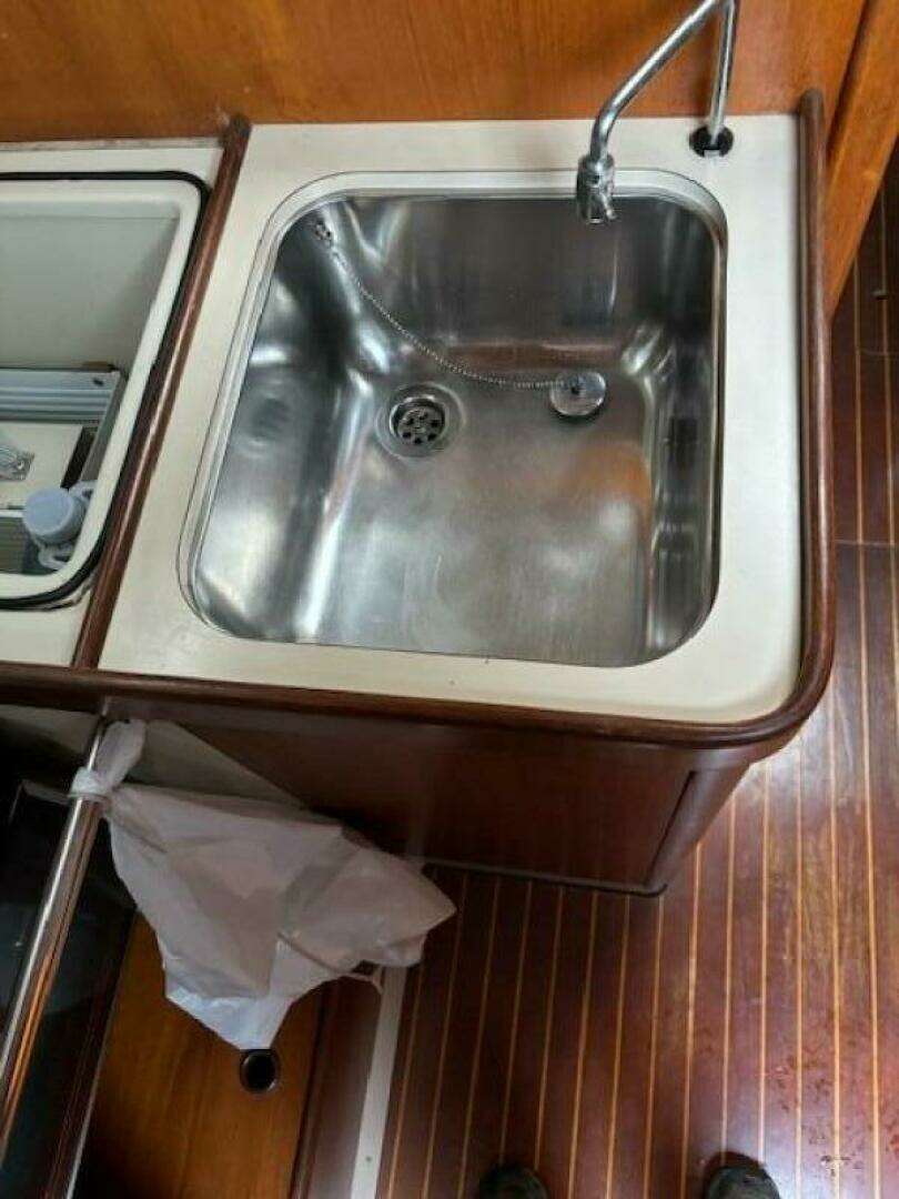 1984 Beneteau — - Image 32