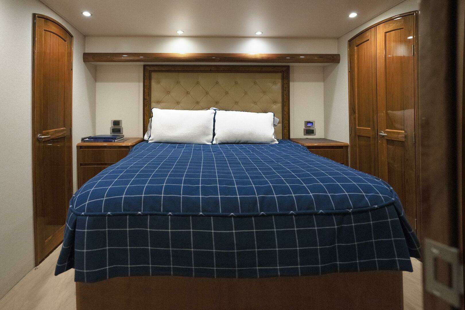 2014 Viking Viking 66 Convertible - Image 5