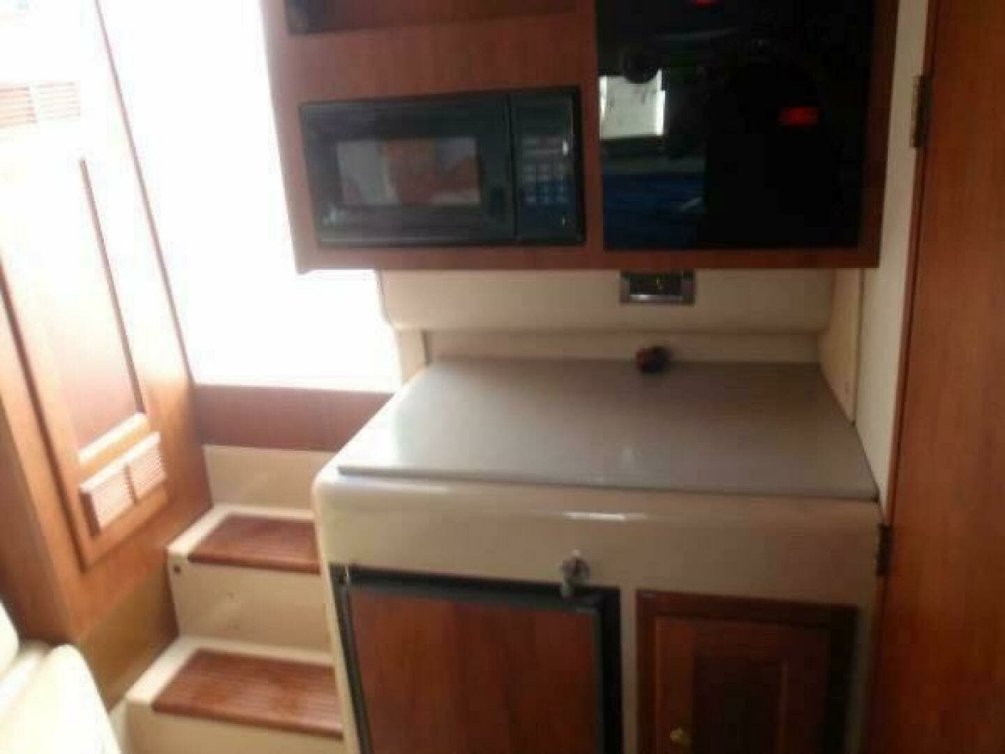 2001 Rampage 30 Express - Image 4