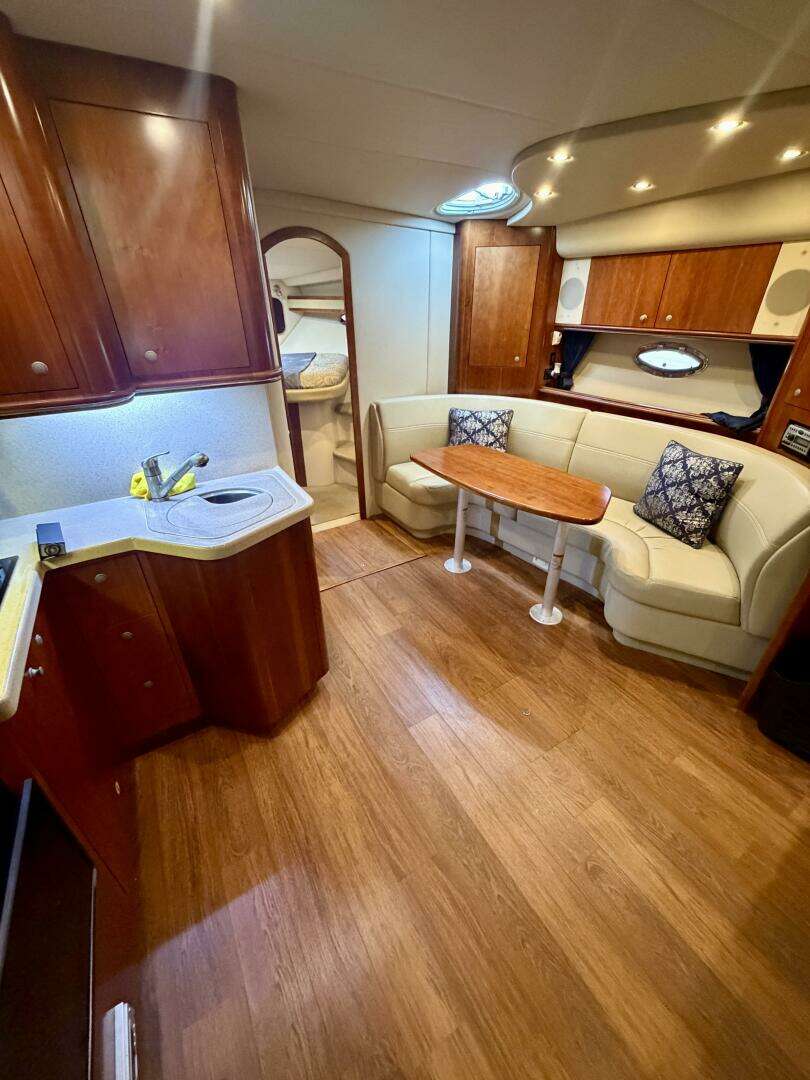 2007 Cruisers Yachts 370 Express - Image 10