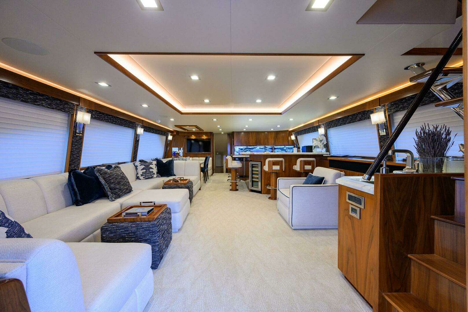 2020 Viking 92 Enclosed Bridge - Image 2