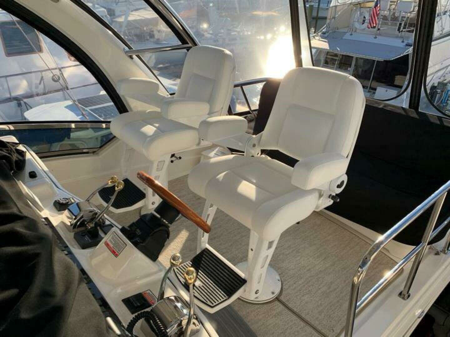 2006 Sea Ray 52 Sedan Bridge - Image 12